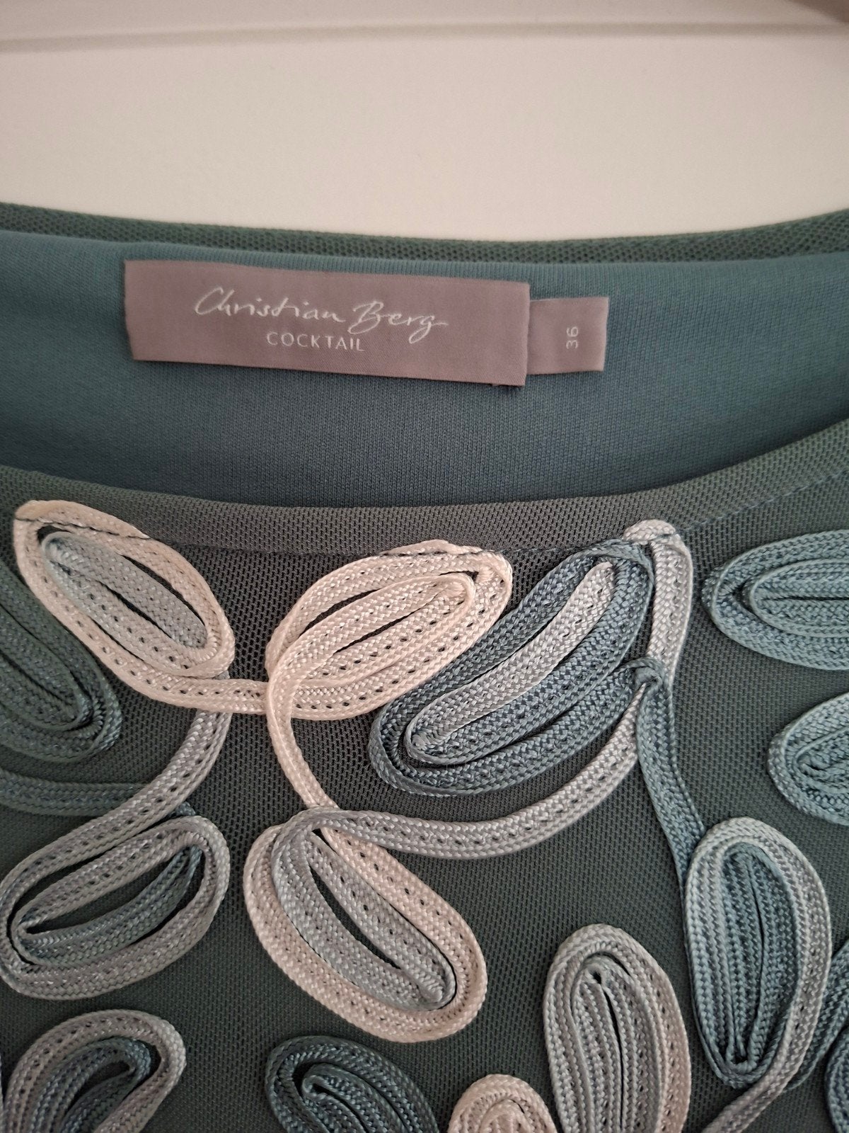 Christian Berg Cocktail Jurk met Bloemenborduursel Maat 36, Kleding | Dames, Ophalen, Zo goed als nieuw, Knielengte, Maat 36 (S)