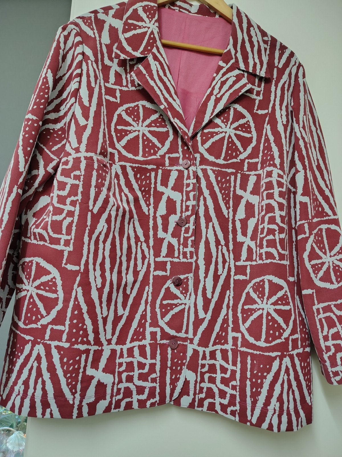 Uniek Jasje met Abstract Patroon - Maat L, Maat 42/44 (L), Ophalen of Verzenden, Rood, Onbekend