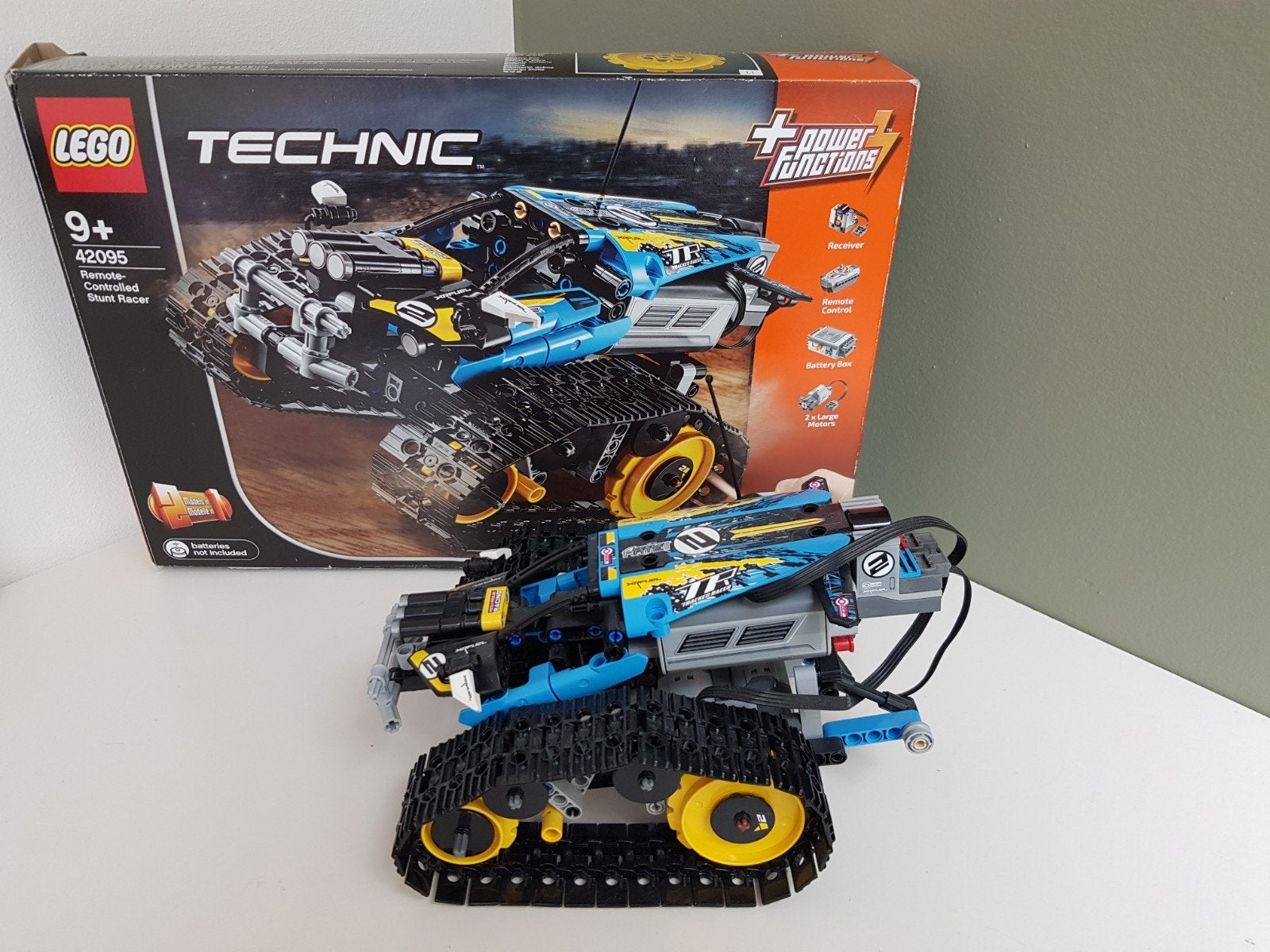LEGO Technic 42095 Afstandsbestuurbare Stunt Racer, Ophalen, Zo goed als nieuw
