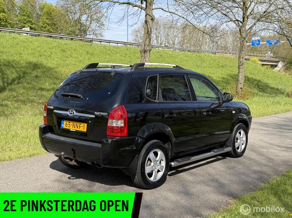 Hyundai Tucson 2.0i Active*LEDER*STOELVERWARMING*TREKHAAK, Auto's, Hyundai, Gebruikt, 4 cilinders, Stoelverwarming, Zwart