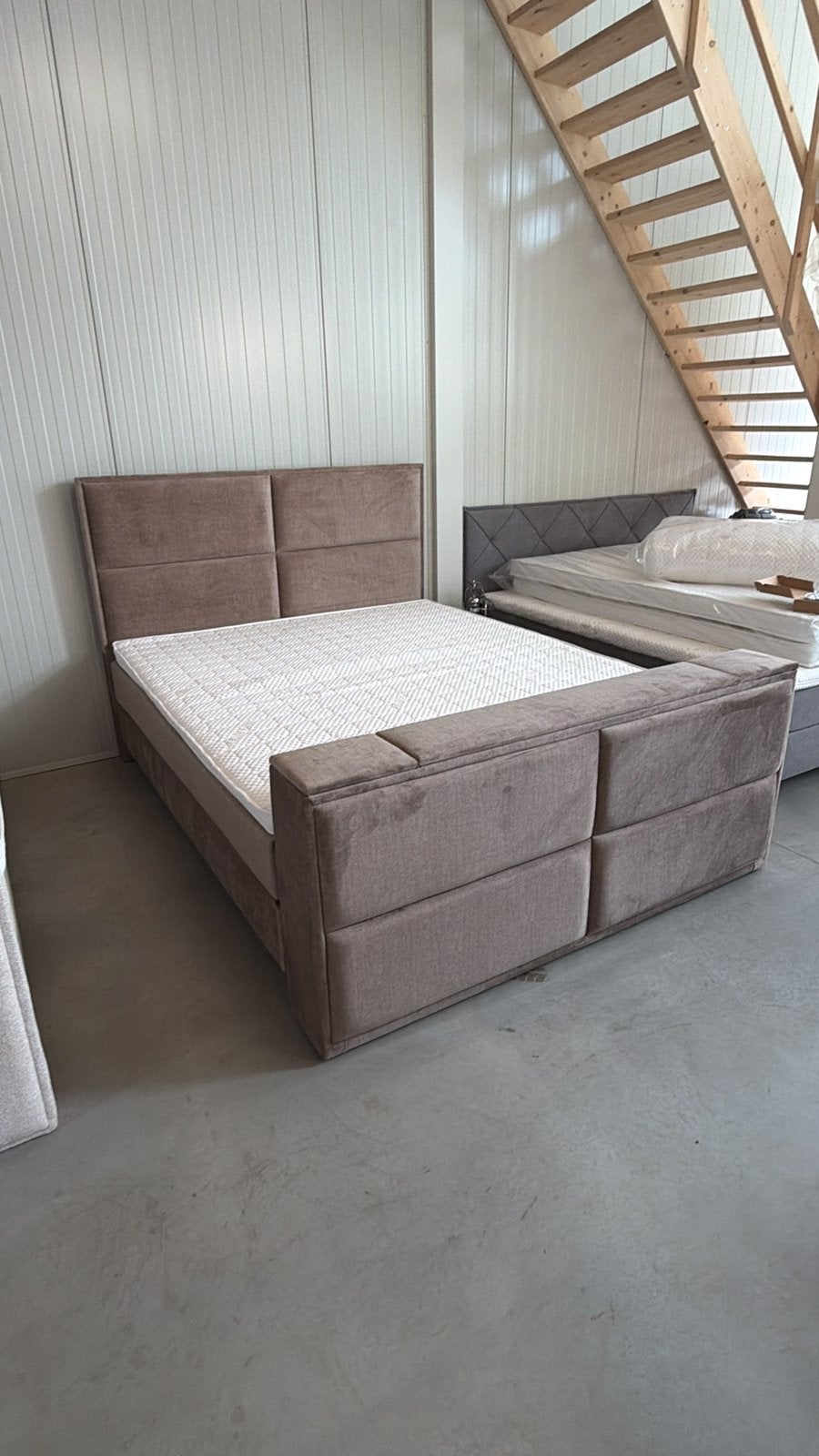 Boxspring met tv lift zelf samen te stellen, Huis en Inrichting, Slaapkamer | Boxsprings, -, -, Ophalen of Verzenden, 180 cm