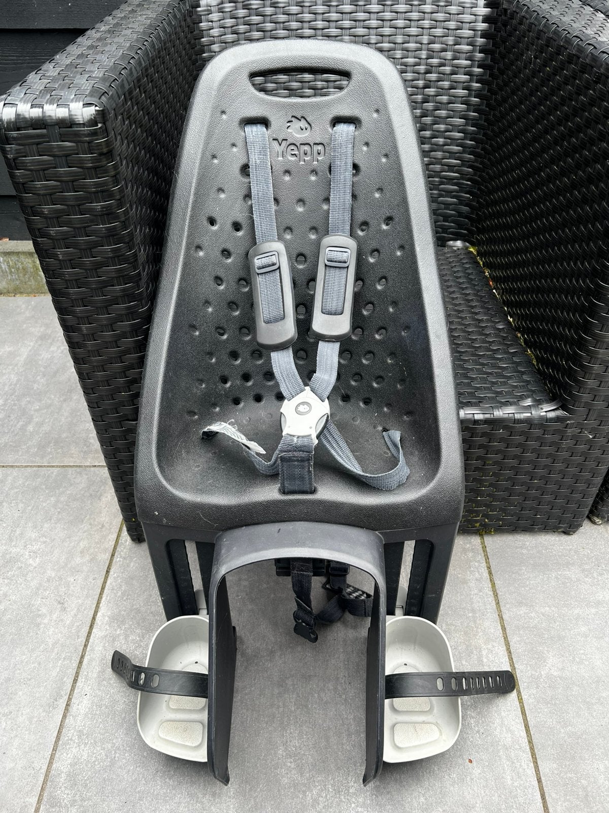 Yepp fietsstoeltje zwart/grijs, Ophalen, Achterzitje, 9 t/m 18 kg, Gebruikt