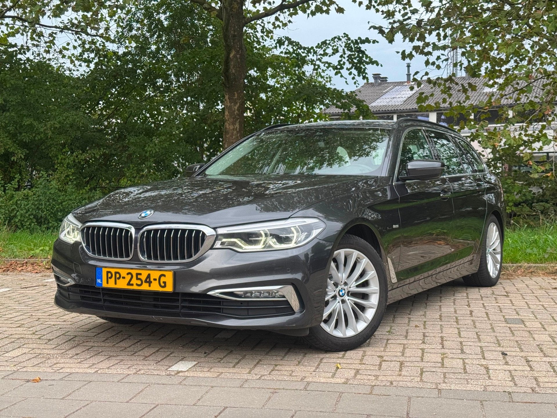 BMW 5-serie Touring 520d High Executive, Automaat, Achterwielaandrijving, Euro 6, 2000 kg