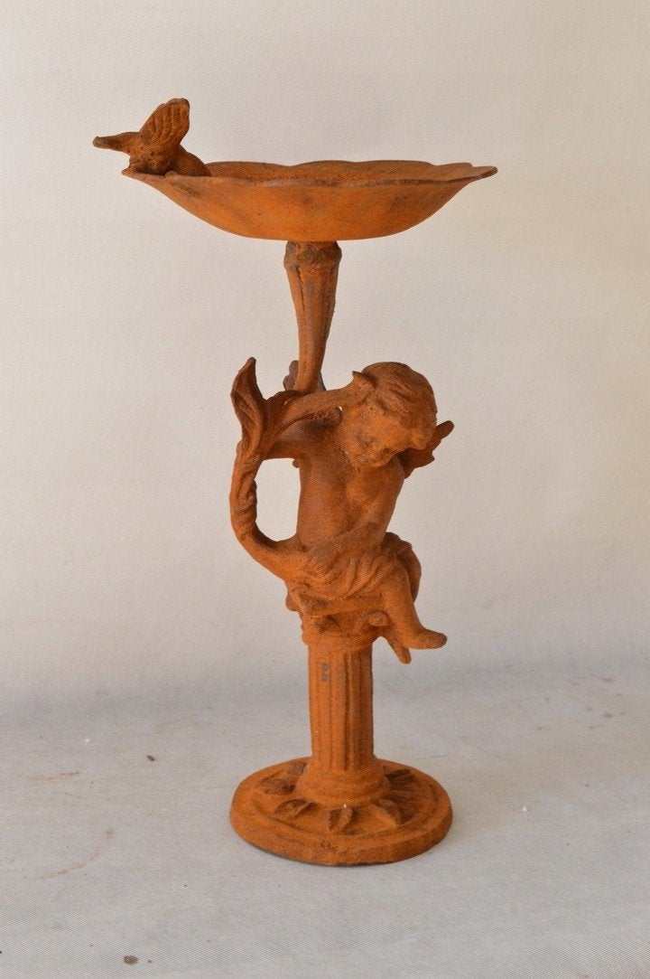 Antiek ogende vogelbad/voederbak met engel - 53 cm, 9 kg, Tuin en Terras, Verzenden, Gebruikt, Metaal, Engelenbeeld
