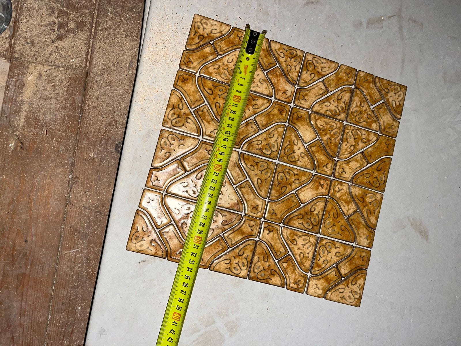 Decoratieve vloertegels met uniek patroon, Ophalen, Gebruikt, Keramiek, 20 tot 40 cm