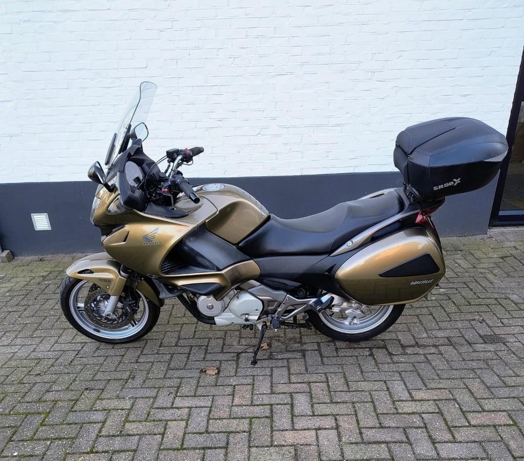 Honda Deauville NT 700, 700 cc, Cardan-aandrijving, Particulier, Toermotor