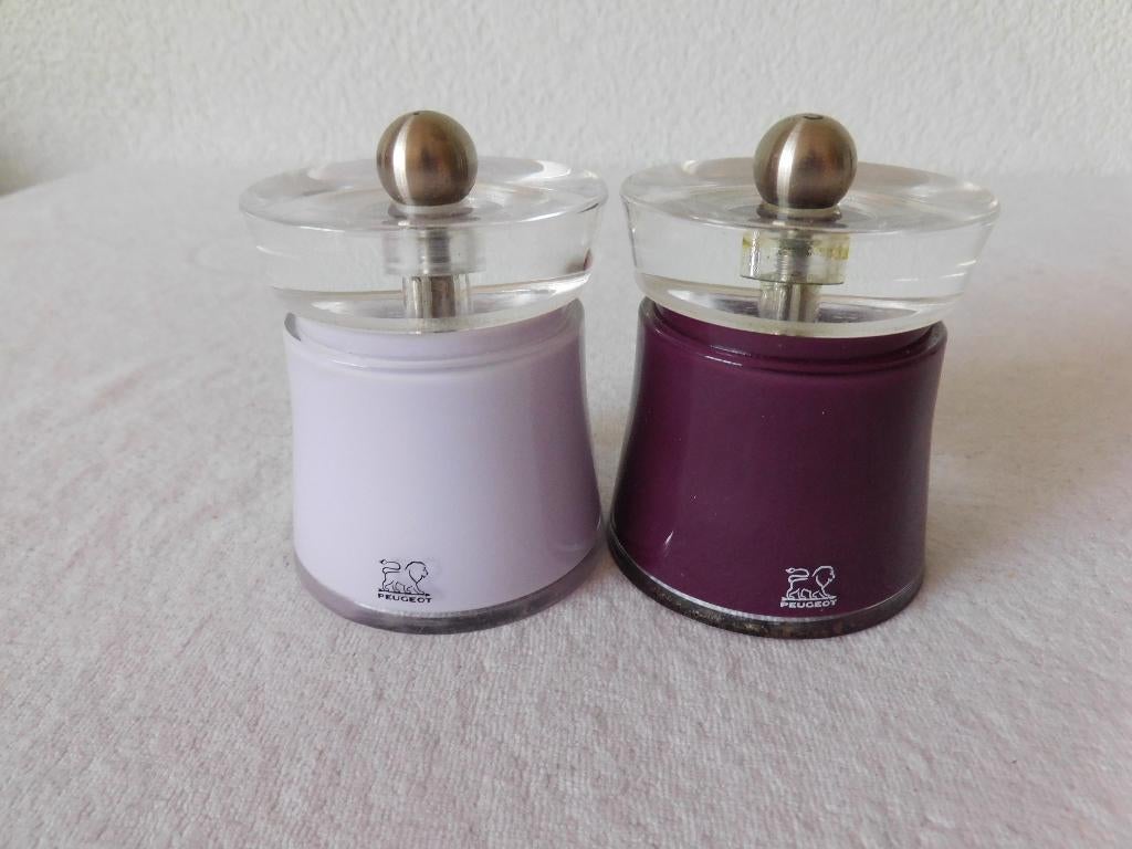 Peugeot Bali peper- en zoutmolen, licht roze (peper) en paar, Kunststof, Ophalen of Verzenden, Meerkleurig, Overige merken