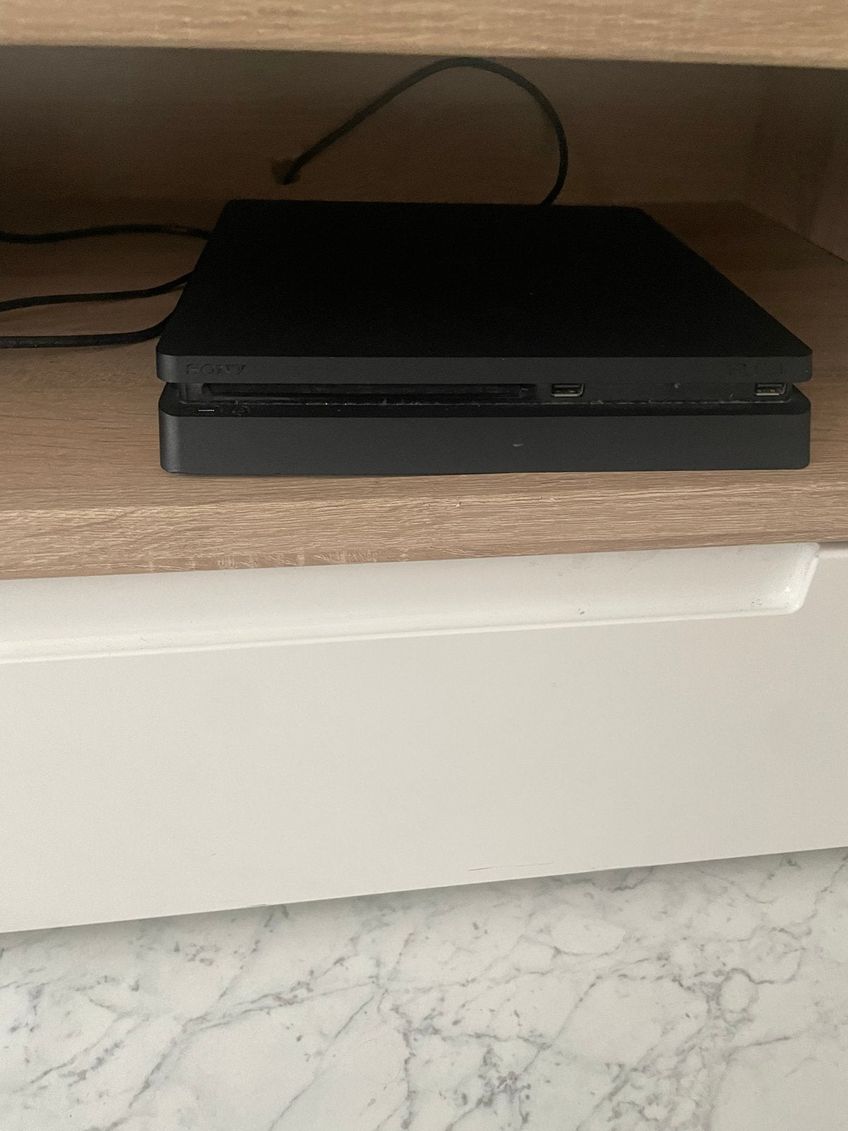 PlayStation 4 Slim met controllers, Spelcomputers en Games, Ophalen, Met 2 controllers, Slim, 500 GB