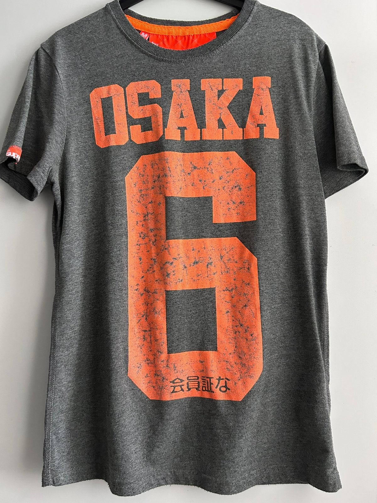 Superdry shirt maat M grijs oranje heren, Kleding | Heren, Ophalen of Verzenden, Gedragen, Maat 48/50 (M), Grijs