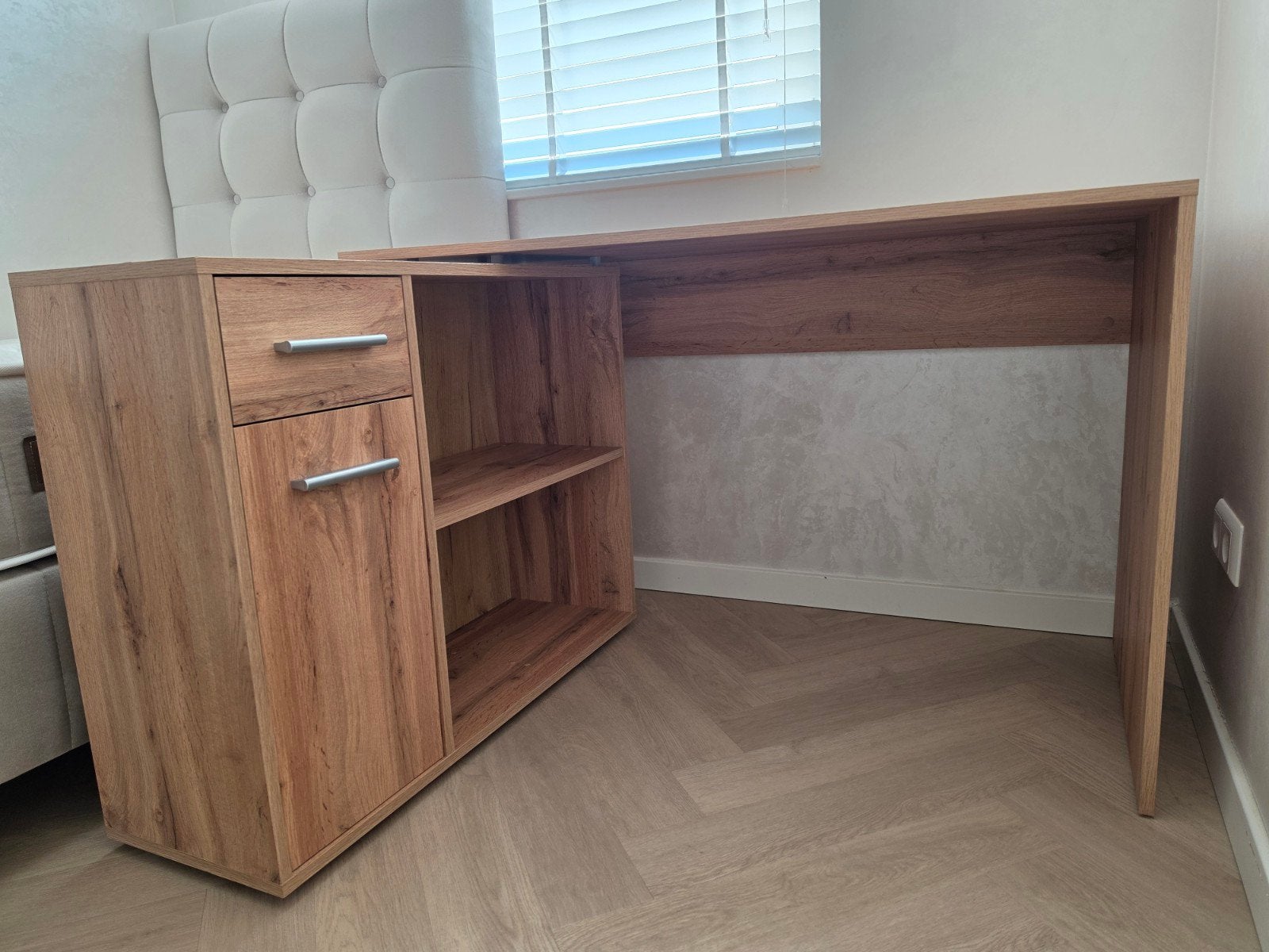 Mooie stevige eiken  bureau 2 delig zo goed als nieuw, Huis en Inrichting, Bureaus, Ophalen, Zo goed als nieuw