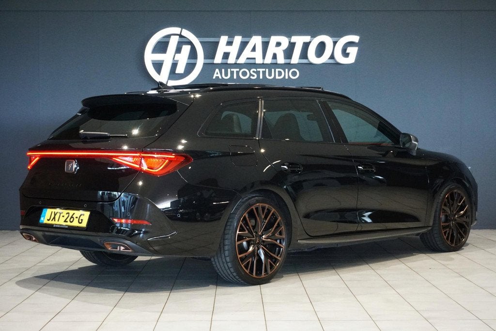 CUPRA Leon Sportstourer 1.4 e-Hybrid VZ Copper Edition 245pk, Auto's, Cupra, Gebruikt, 4 cilinders, Leon, Zwart