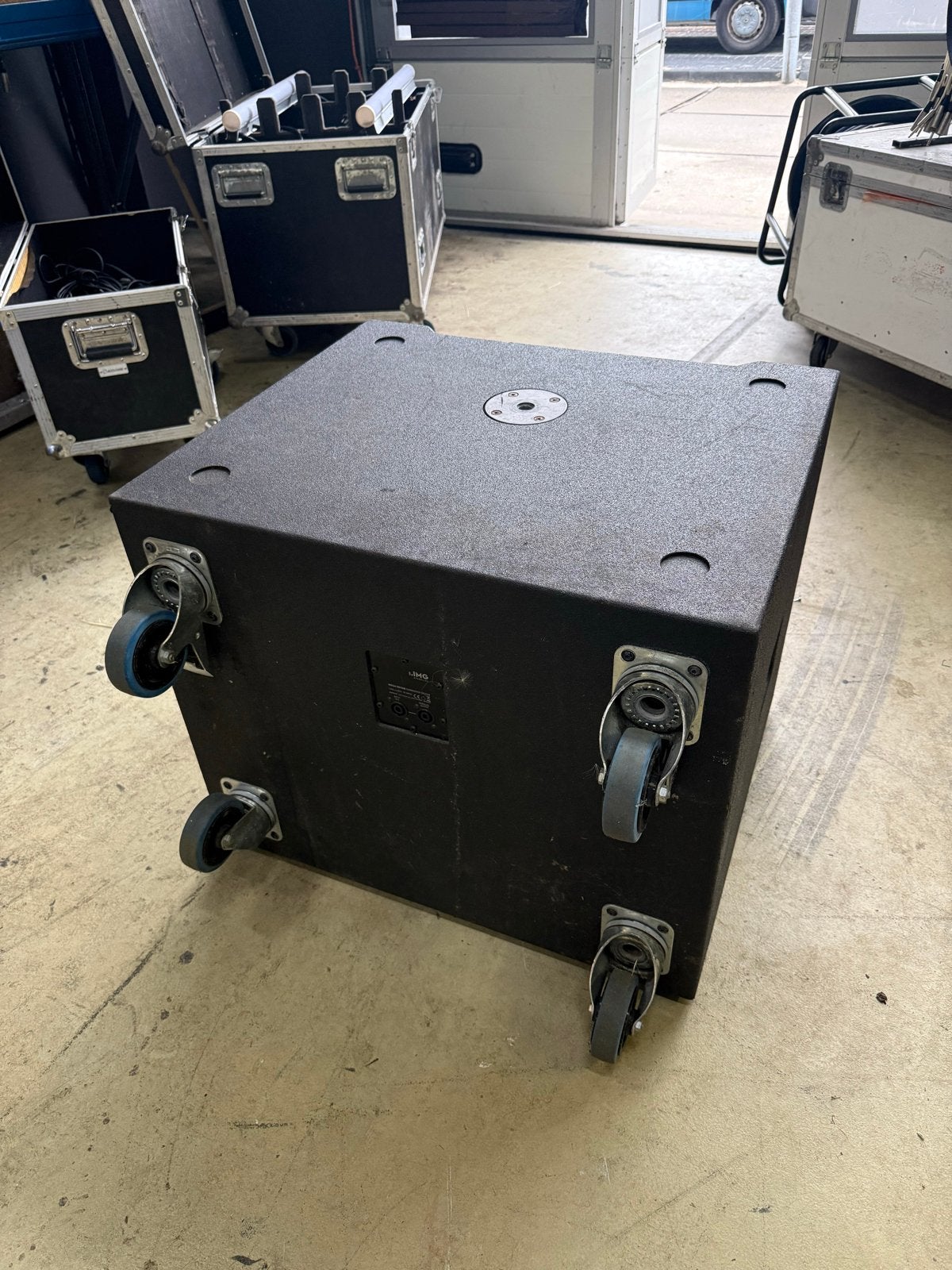 2x IMG stageline mega 118 sub 1200 watt (faital pro driver), Gebruikt, Subwoofer, Ophalen of Verzenden, Geschikt voor surround/home cinema