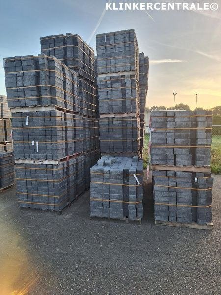 240m2 antraciet B-KEUS betonklinkers keiformaat straatstenen, Info@morssinkhof-groep.nl, Verzenden, Klinkers, Nieuw