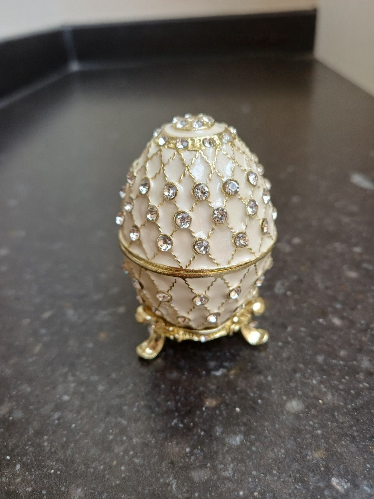 Meander Decoratief Ei met Strass - Elegant Woonaccessoire, Nieuw, Ophalen of Verzenden, Klassiek, Goud
