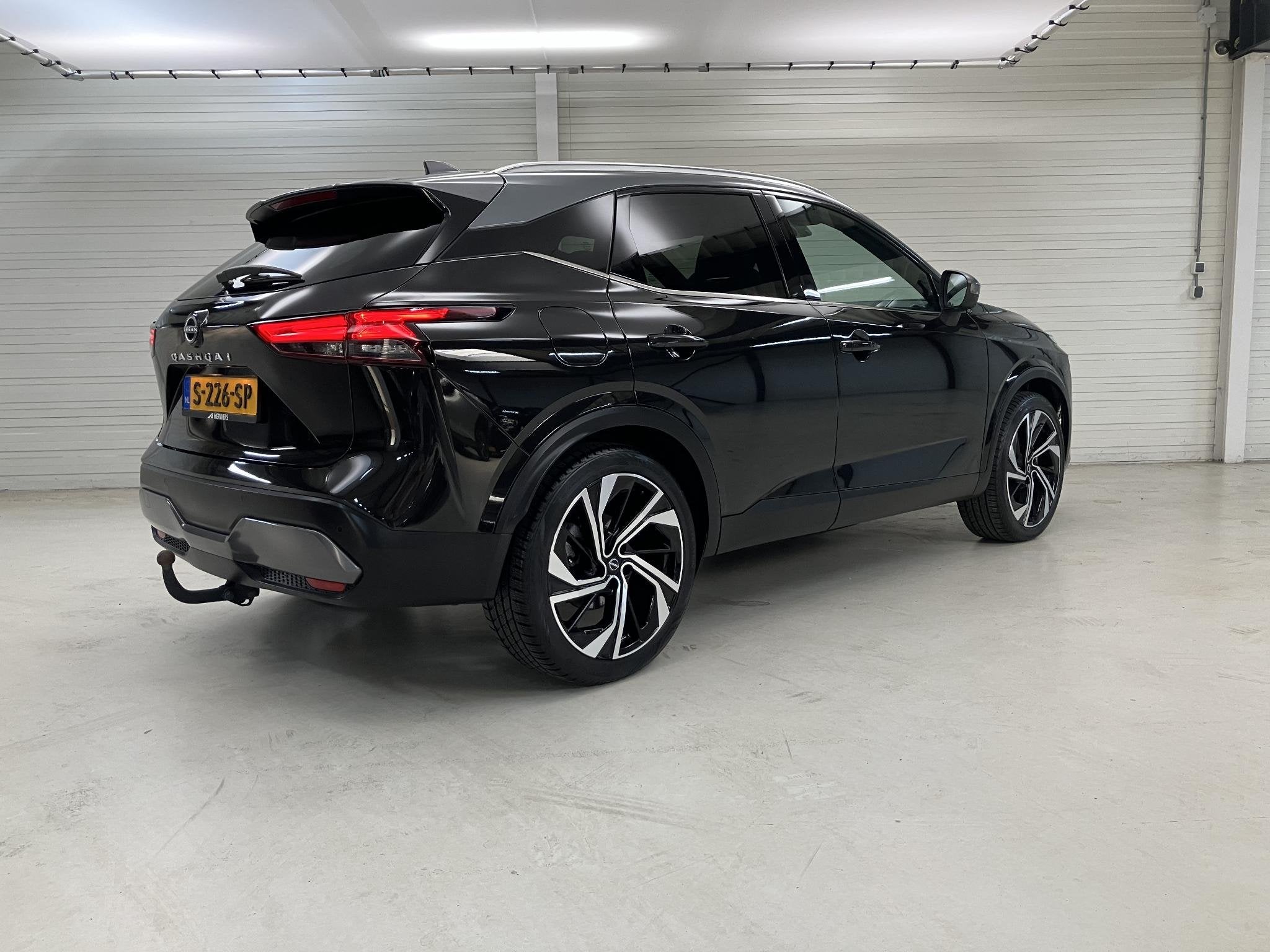 Nissan Qashqai 1.3 MHEV Xtronic Tekna Plus / Eerste Eigenaar, Auto's, Nissan, Euro 6, Zwart, Qashqai, 725 kg