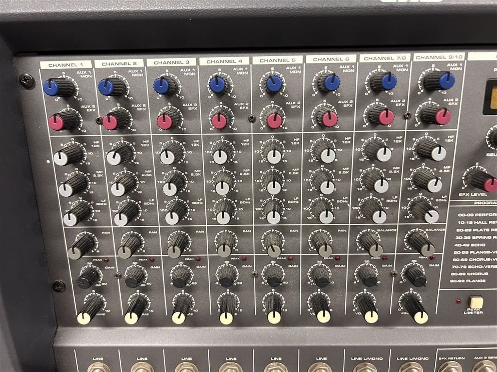 A7461. Samson XM910 900W Powered Mixer, Ophalen of Verzenden, Gebruikt, Minder dan 500 watt