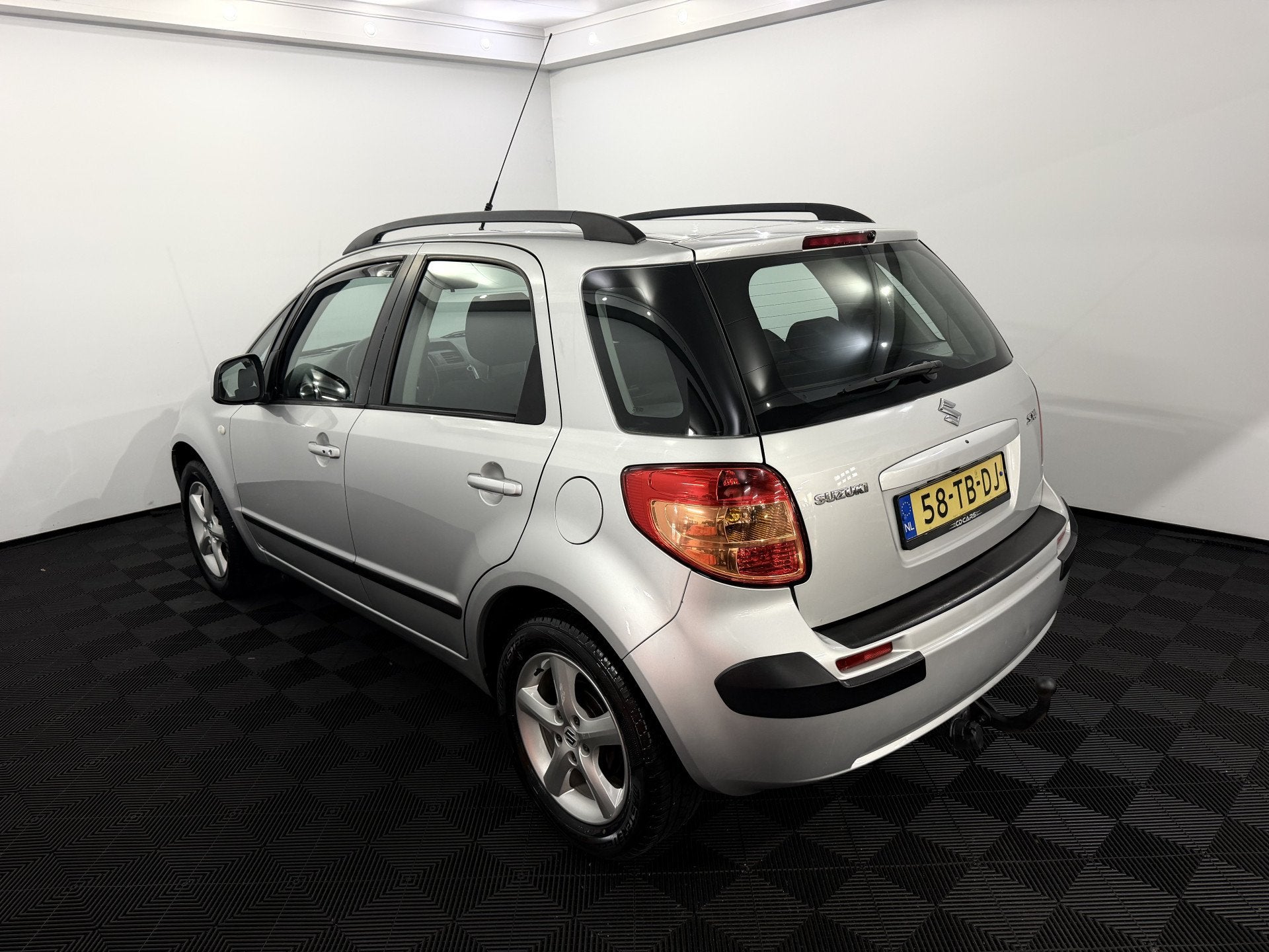 Suzuki SX4 1.6 Exclusive Clima, Navi, Mistlamp, Lichtmetalen, Auto's, Voorwielaandrijving, Gebruikt, 4 cilinders, 49 €/maand