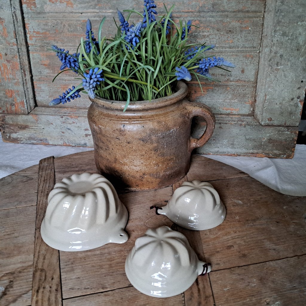 Set 3x aardewerk puddingvorm tulband bakvorm beige *Etage3*, Huis en Inrichting, ., Ophalen of Verzenden, Zo goed als nieuw, .