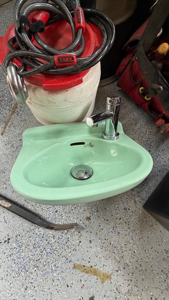 Authentieke groene toilet wastafel met kraan, Ophalen of Verzenden, Gebruikt, Wastafel