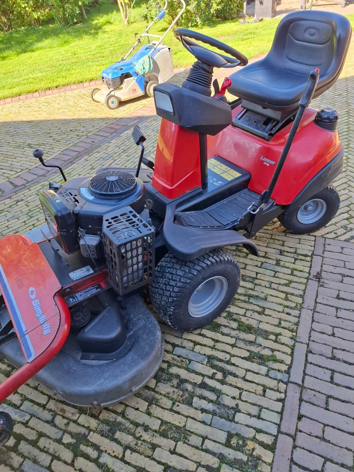 Foto 3 van Zitmaaier Simplicity Lancer 16hp - aandrijving defect