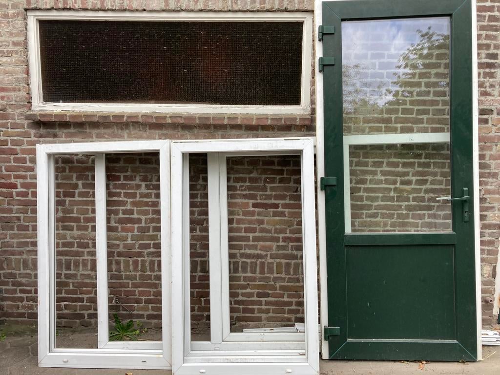 Kunststof ramen voor bijvoorbeeld een garage, Kunststof, Gebruikt, Raamkozijn, Inclusief glas