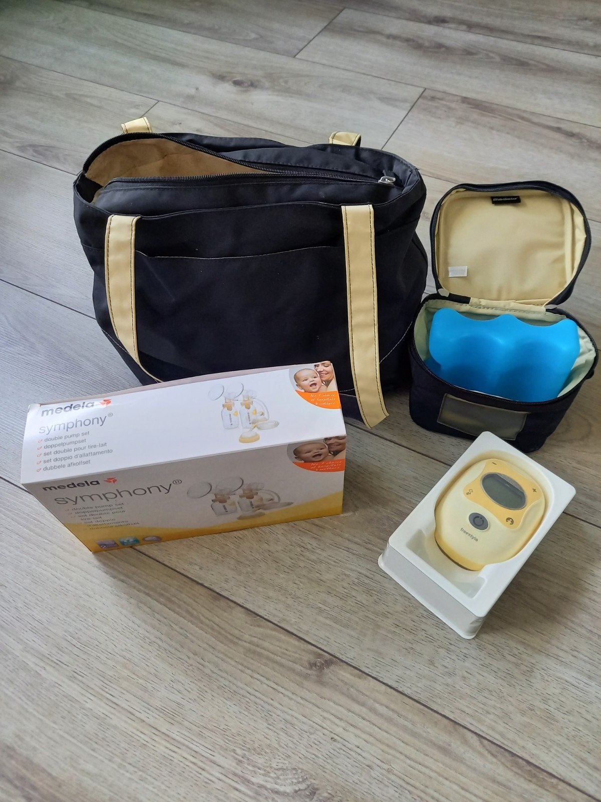 Medela Freestyle Borstkolf met accessoires en tas, Ophalen, Medela, Borstkolf, Zo goed als nieuw