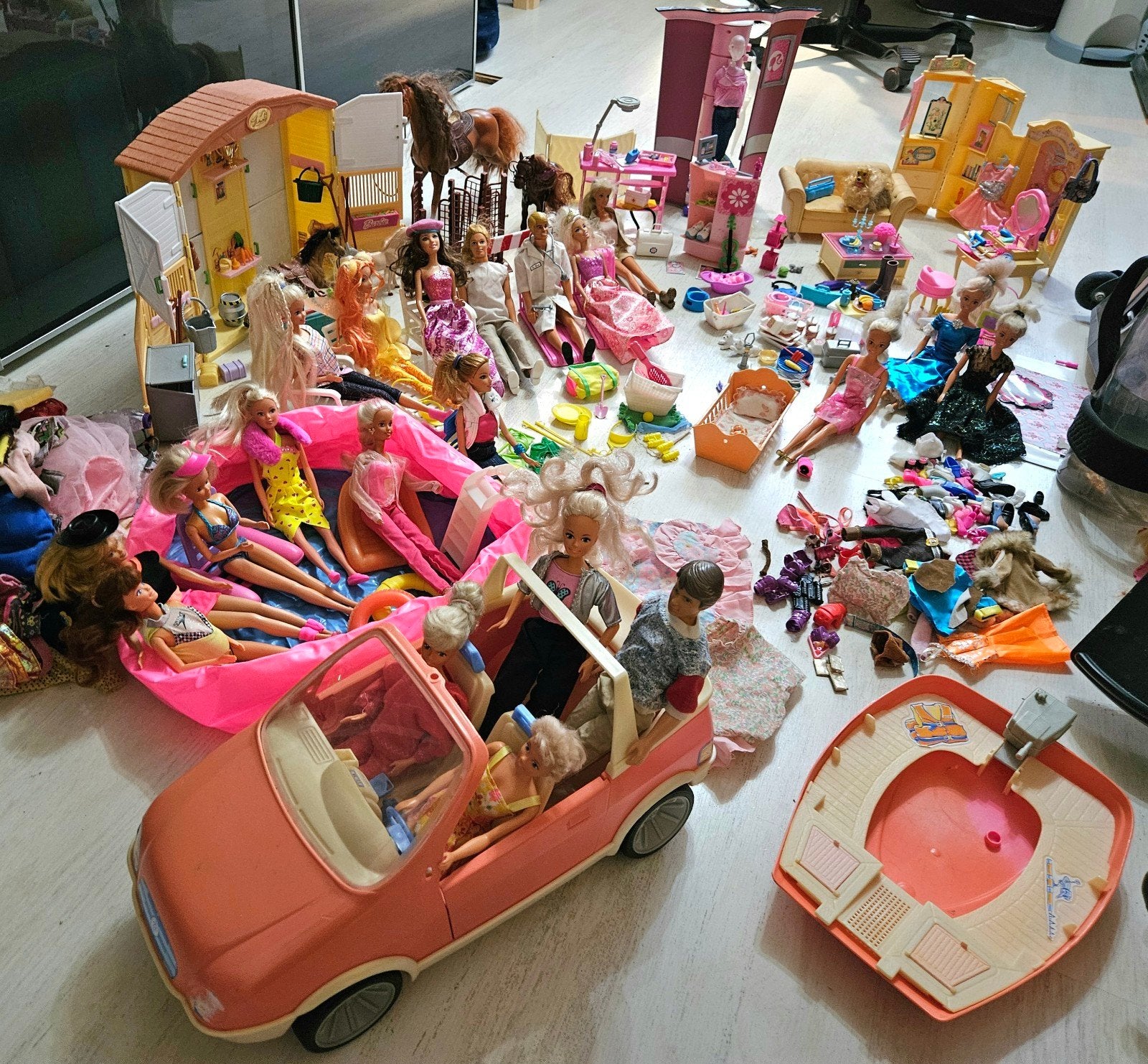 Grote Barbie collectie, vintage items, camper, paardenstal, Ophalen, Gebruikt, Barbie
