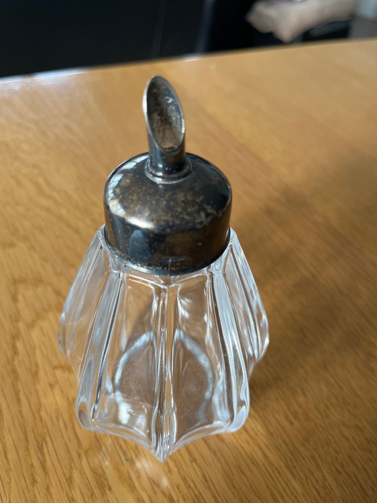 Vintage glazen suikerstrooier met verzilverde dop, Antiek en Kunst, Ophalen of Verzenden