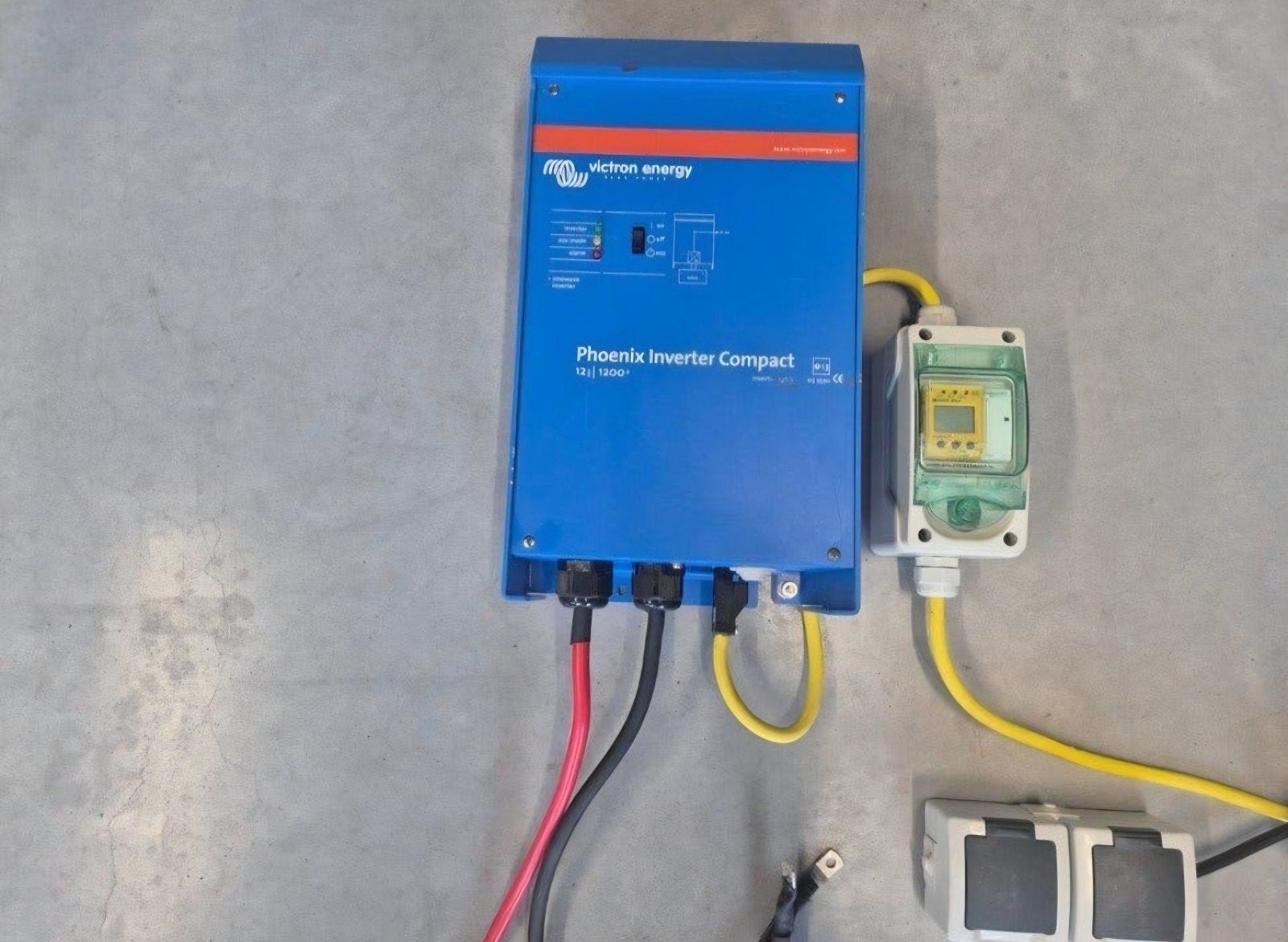 Victron 12 1200 omvormer 
Isolatiebewaker isolatieprot, Ophalen