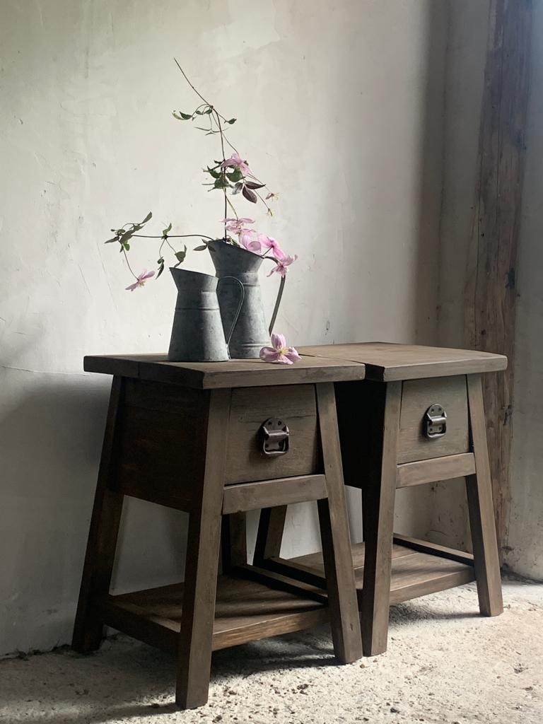 Landelijk  NACHTKASTJE * kastje, oud, sober * Huisje Sfeer, Huis en Inrichting, Minder dan 45 cm, Nieuw, Hout, 55 tot 70 cm