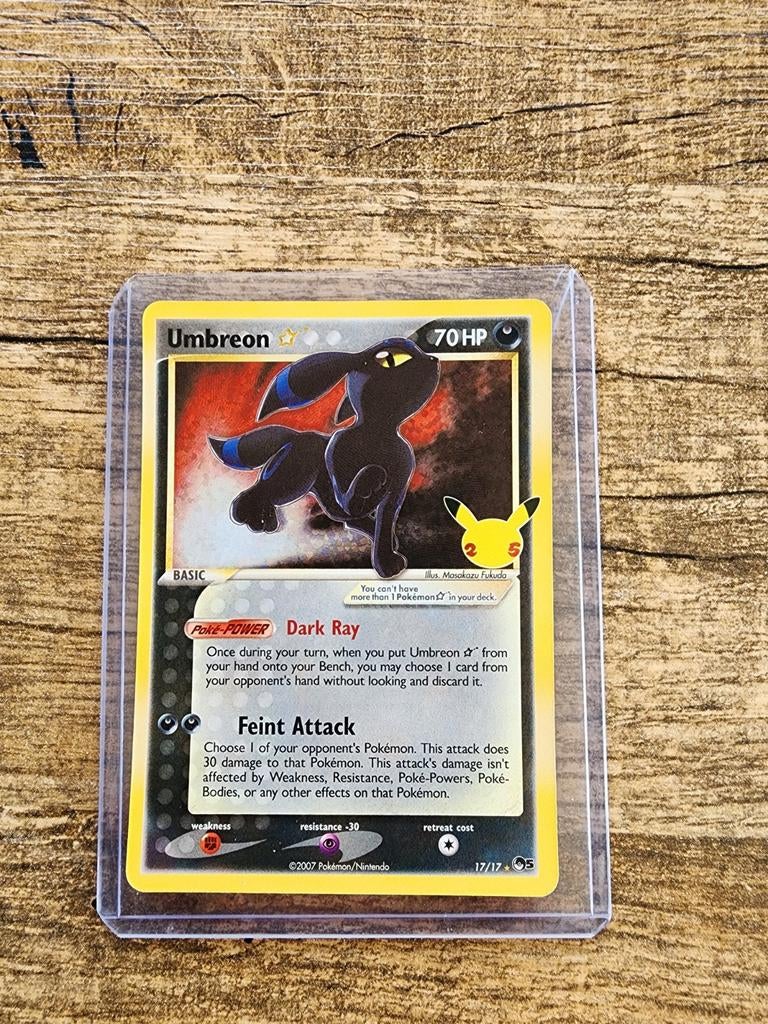 Pokemon Celebrations Umbreon 25 year, Ophalen of Verzenden, Zo goed als nieuw, Losse kaart