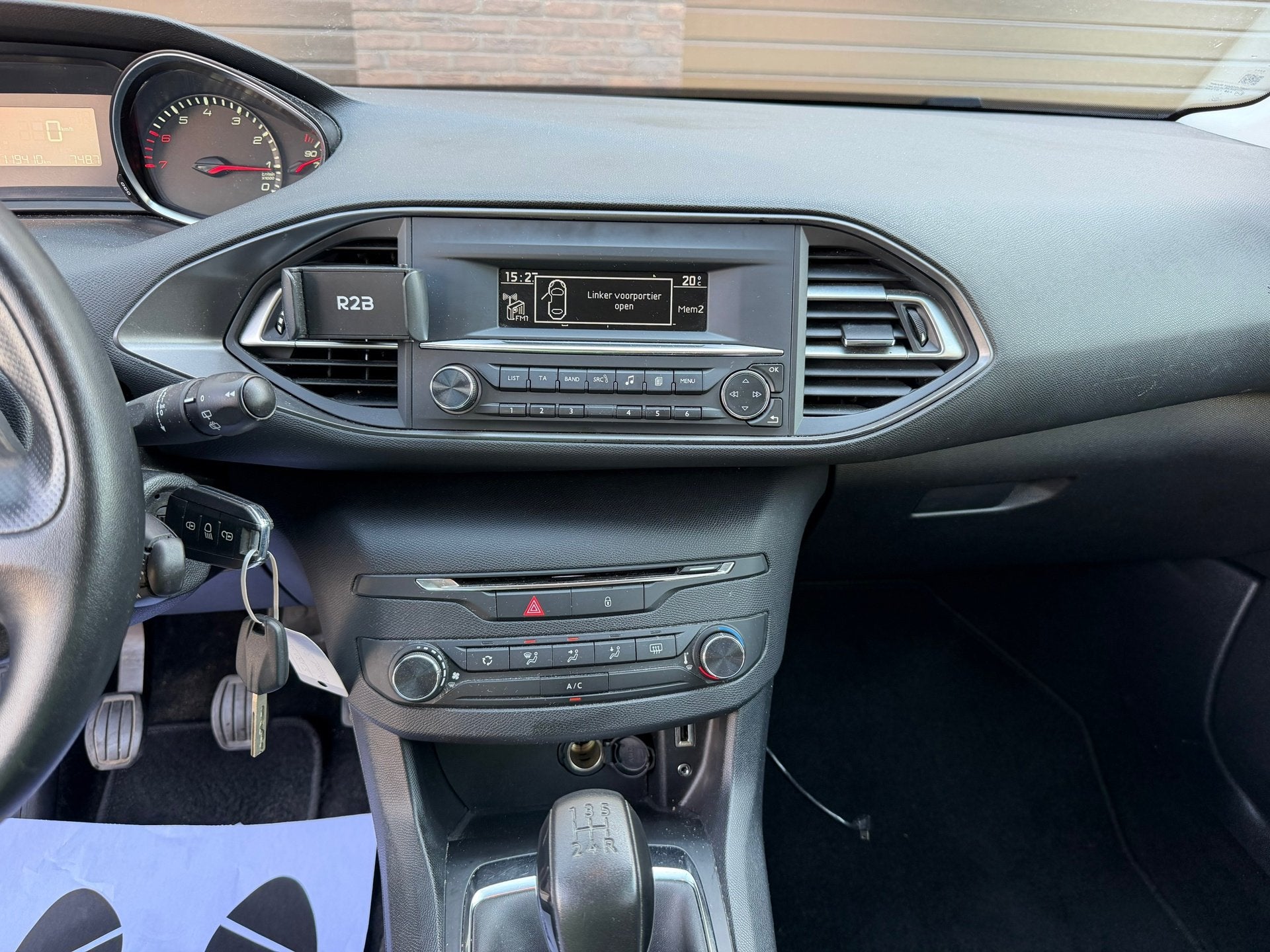 Foto 15 van Peugeot 308 1.2 VTi Access