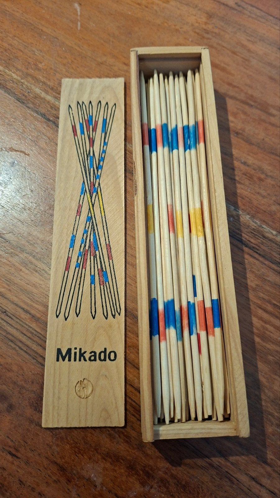 Mikado spel in houten doosje - 40 stokjes, Vijf spelers of meer, Ophalen of Verzenden, Gebruikt, Reisspel