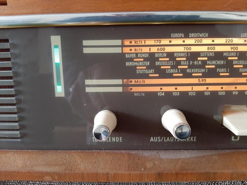 Vintage VEB Stern-Radio Sonnenberg radio, Ophalen, Zo goed als nieuw, Overige typen