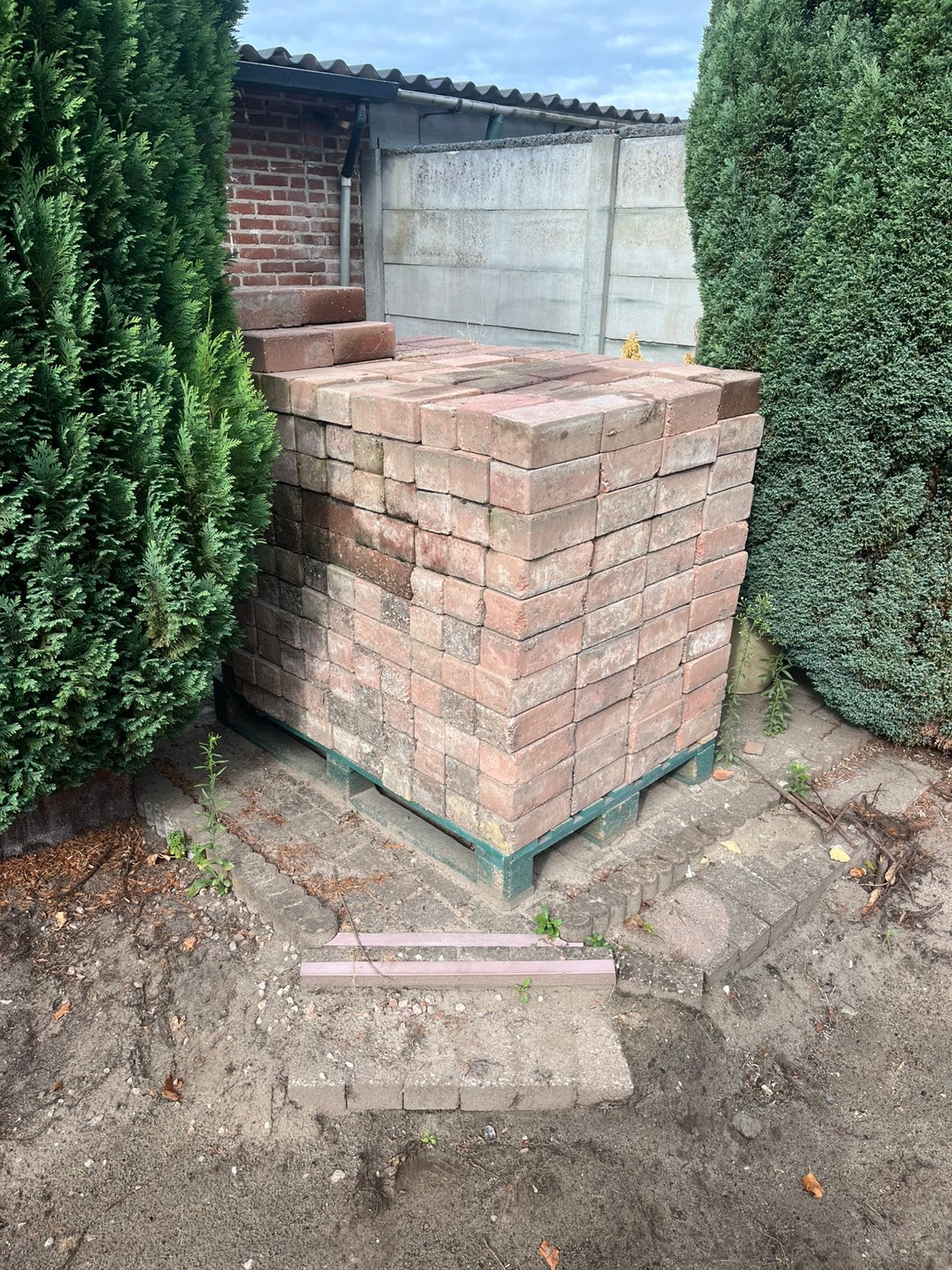 Gratis diverse tegels en klinkers, Ophalen, Gebruikt, Beton, Klinkers