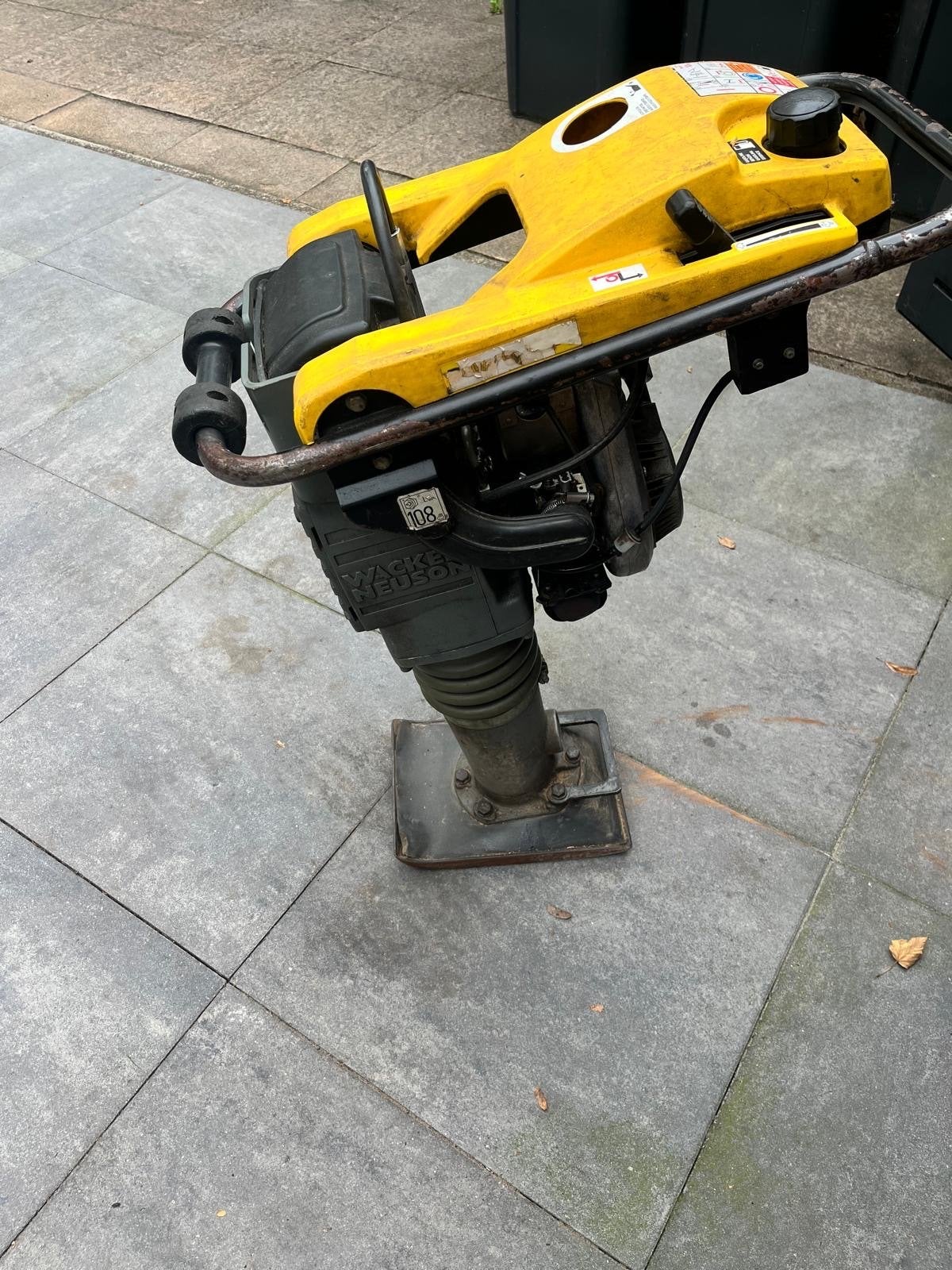 Wacker Neuson Trilstamper (2008), Ophalen