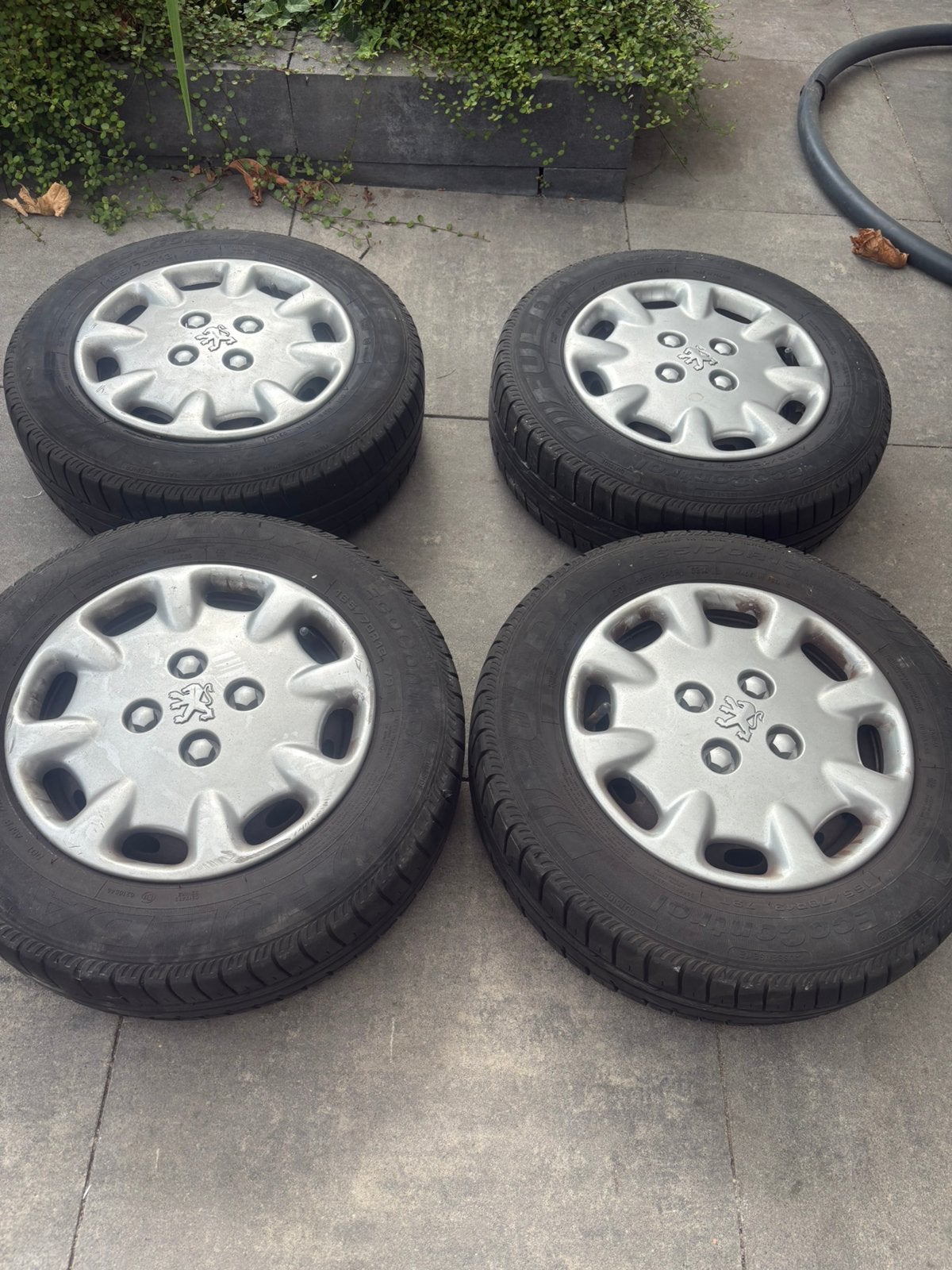 4 winterbanden Peugeot 106, Ophalen, 14 inch, Banden en Velgen, Winterbanden