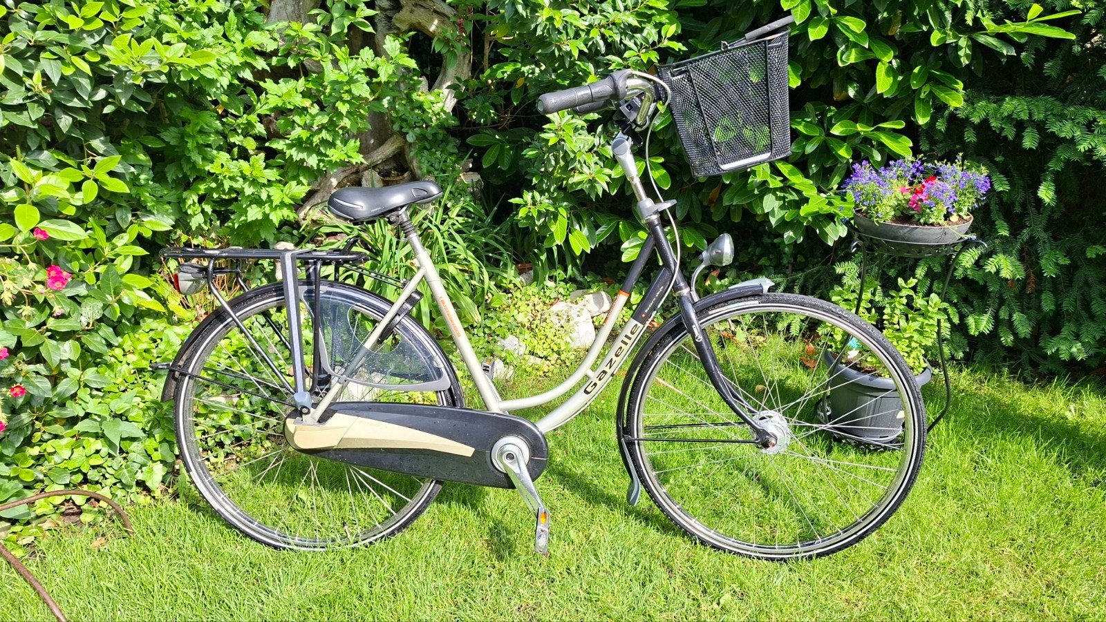 Gazelle Impala Damesfiets met Mand en Fietstassen, Ophalen, Gebruikt, Gazelle, Versnellingen