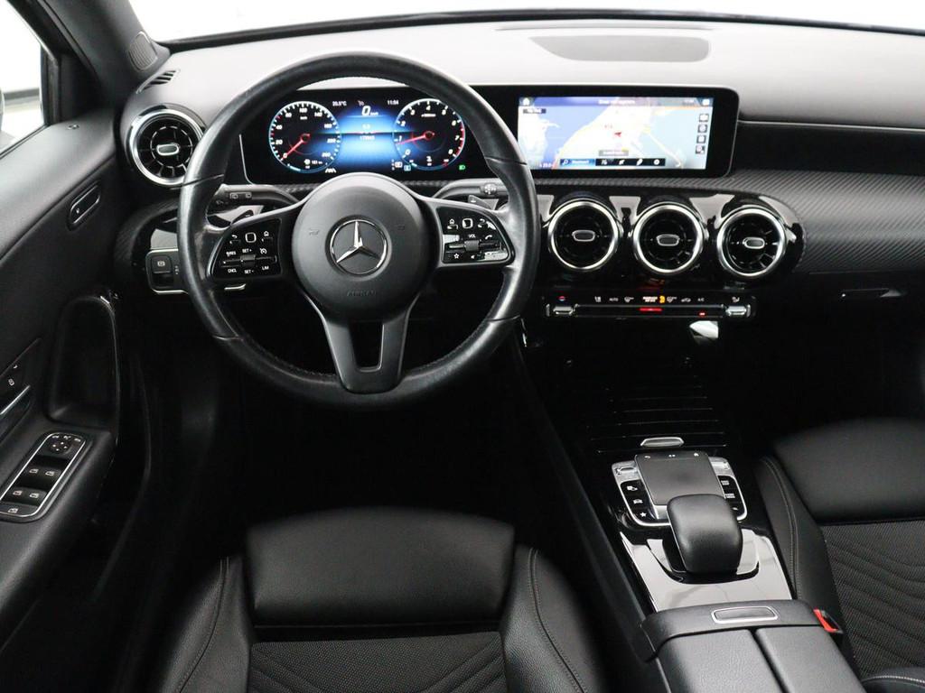 Mercedes-Benz A-klasse 200 Business Solution Plus Upgrade |, Auto's, Mercedes-Benz, Gebruikt, 4 cilinders, Leder en Stof, 163 pk