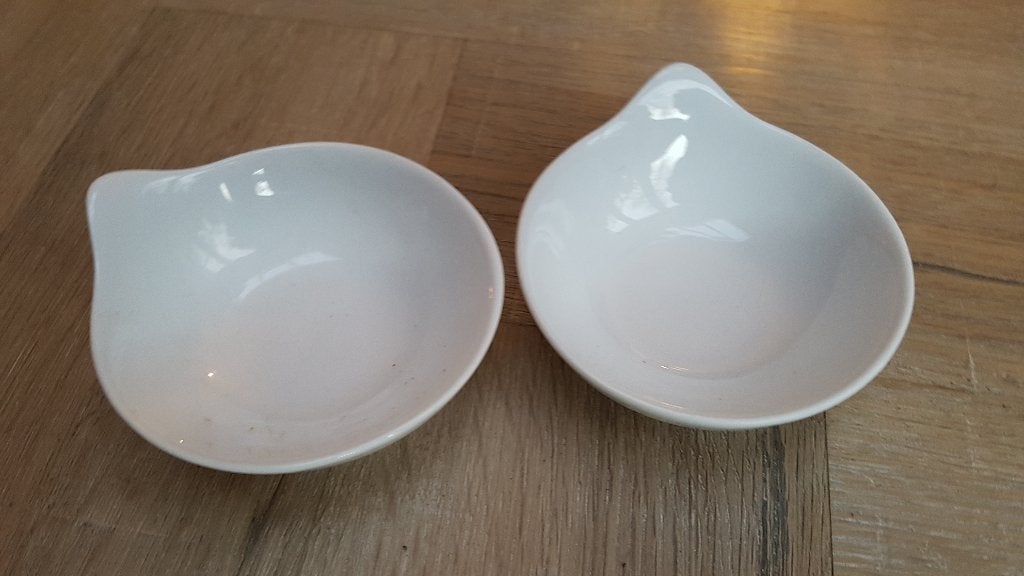 Twee tapas schaaltjes wit keramiek 10x3cm, Huis en Inrichting, Keuken | Servies, Ophalen of Verzenden, Overige stijlen, Aardewerk