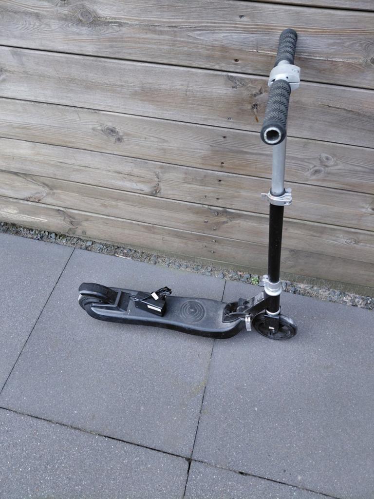 Denver elektrische kinderstep 12 km/u met oplader, Ophalen