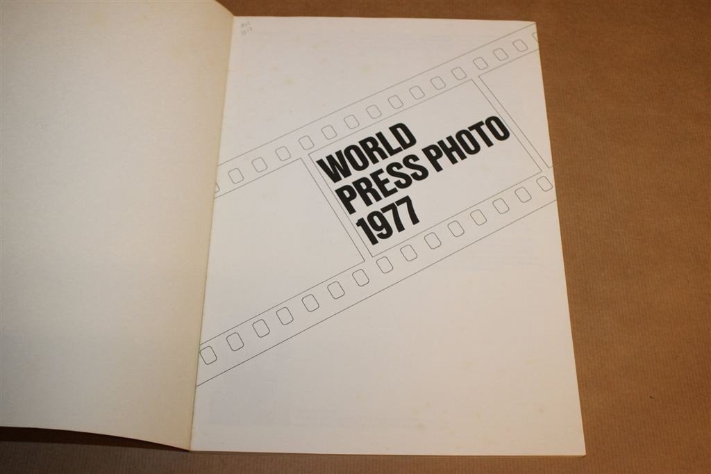World Press Photo 1977 — Wereldnieuws in Winnende Fotos, Ophalen of Verzenden, Gelezen, Fotografen
