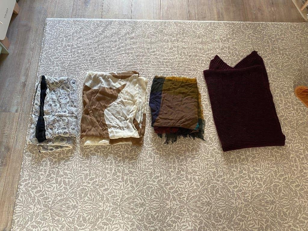Pakket van 4 diverse damessjaals / wintersjaals, Ophalen of Verzenden, Zo goed als nieuw, Maat 46/48 (XL) of groter, Sjaal