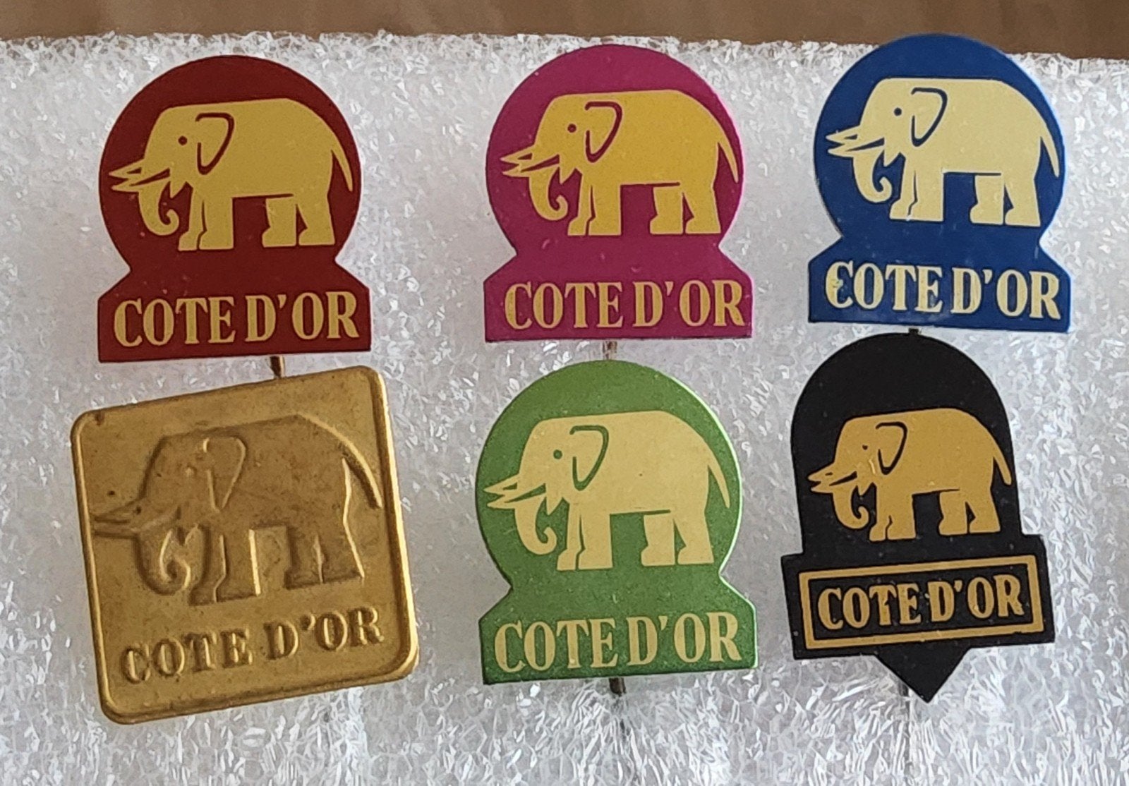 6 Côte d'Or Olifant Speldjes - Vintage Chocolade Reclame, Verzamelen, Ophalen of Verzenden, Gebruikt, Overige onderwerpen, Speldje of Pin
