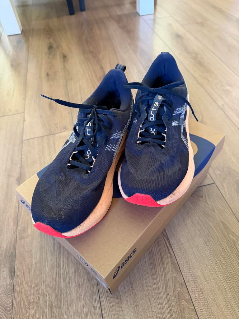 Asics Hardloopschoenen - Novablast 5 -Zo goed als nieuw, Hardloopschoenen, Ophalen of Verzenden, Zo goed als nieuw, Hardlopen