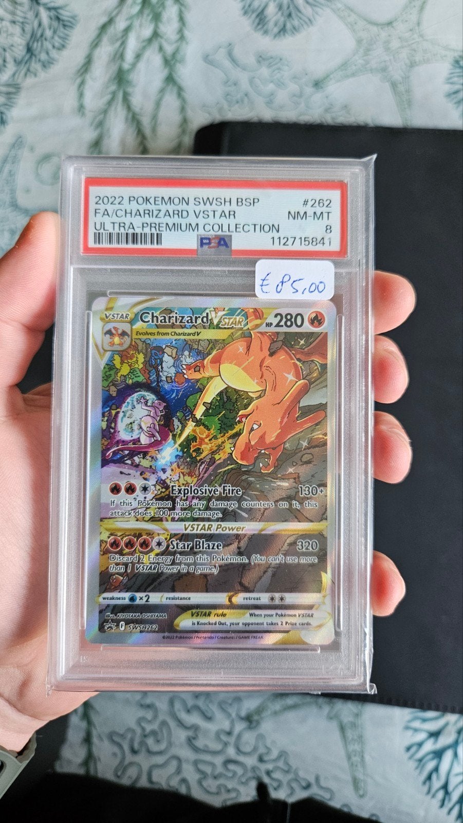 Charizard Vstar PSA 8 Pokemonkaart!, Hobby en Vrije tijd, Verzamelkaartspellen | Pokémon, Ophalen of Verzenden, Zo goed als nieuw