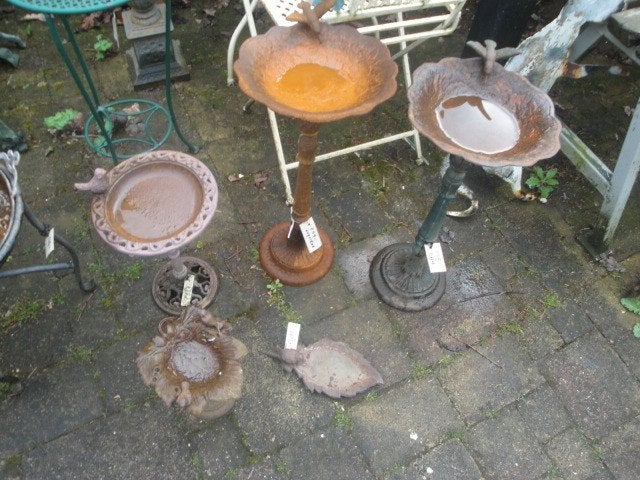 diversen gietijzeren vogeldrinkbakjes, Ophalen of Verzenden, Nieuw
