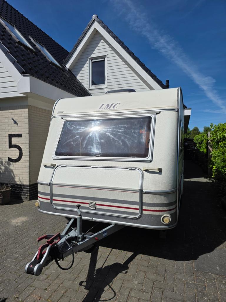 Caravan LMC Luxus 450K met Isabella voortent, Particulier, Rondzit, Tot en met 4