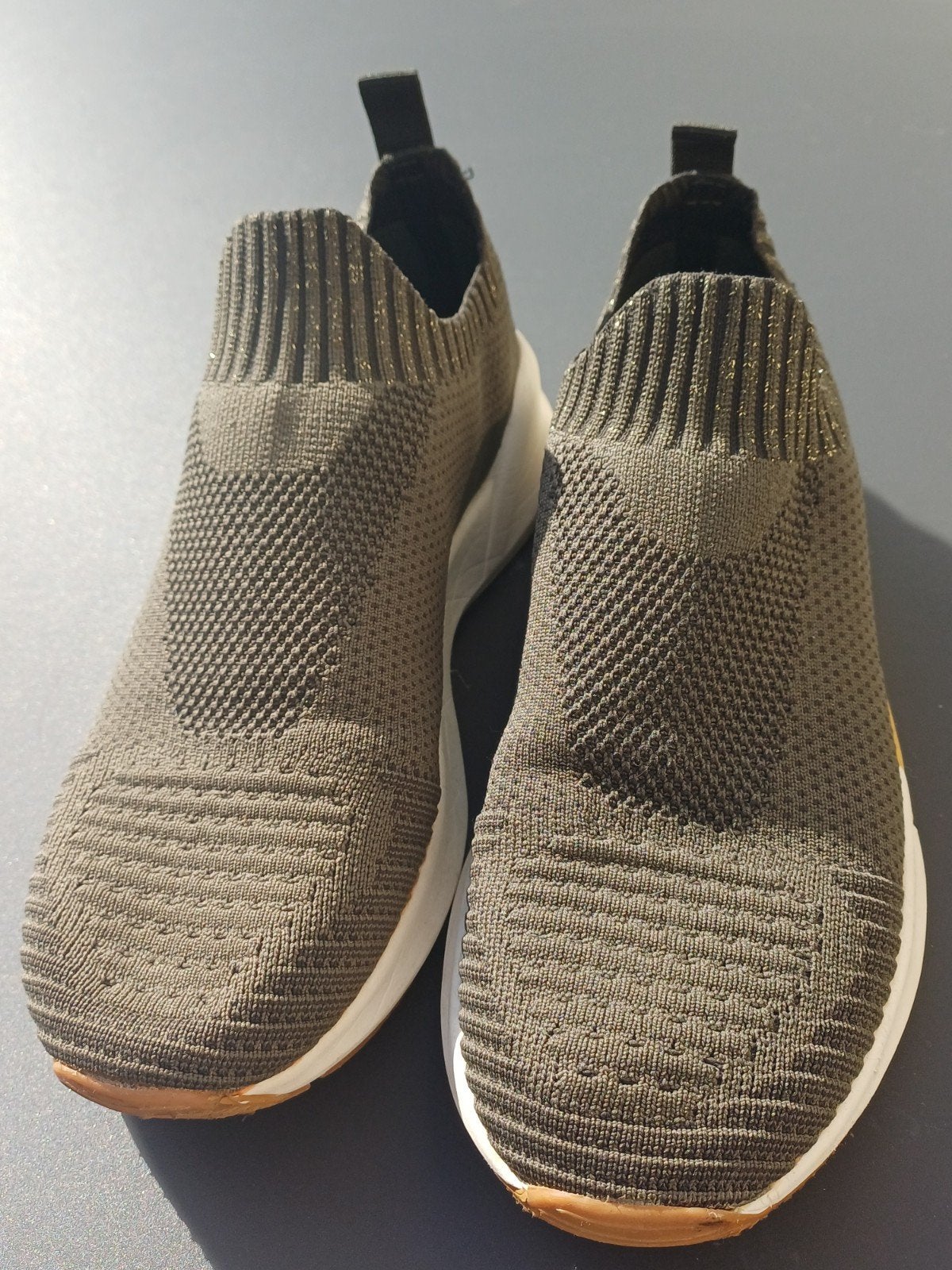 Oysho sneakers maat 37 legergroen, Kleding | Dames, Oysho, Ophalen of Verzenden, Sneakers of Gympen, Gedragen