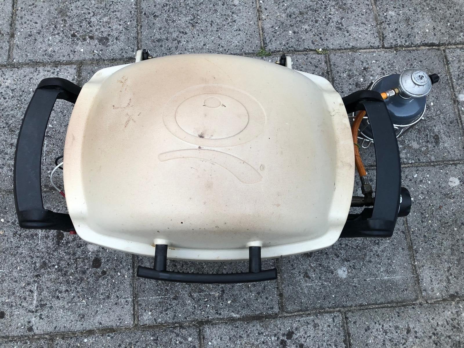 Weber Q1000 gasbarbecue met hoes en gasflessen, Tuin en Terras, Gasbarbecues, Ophalen, Gebruikt